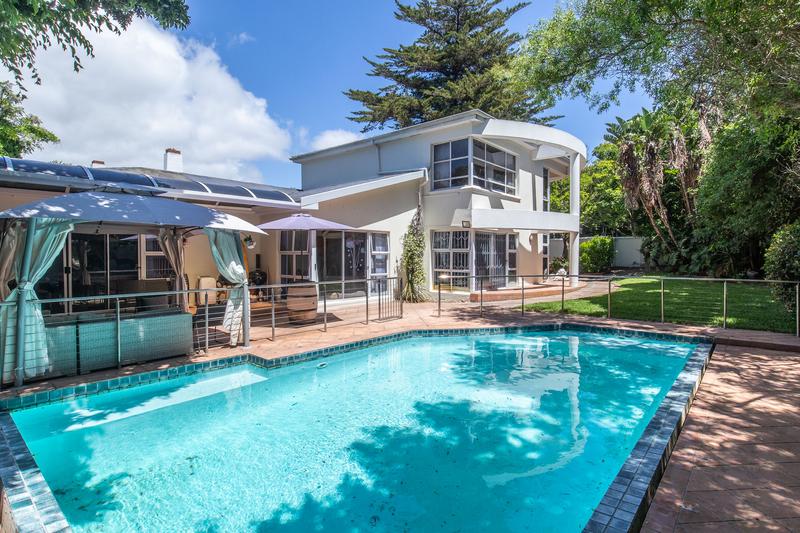 To Let 4 Bedroom Property for Rent in Constantia Western Cape